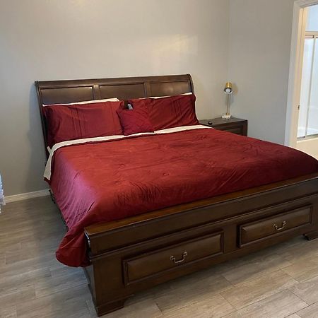 Cozy Getaway With King Bed Near Utrgv Apartment Edinburg Bagian luar foto