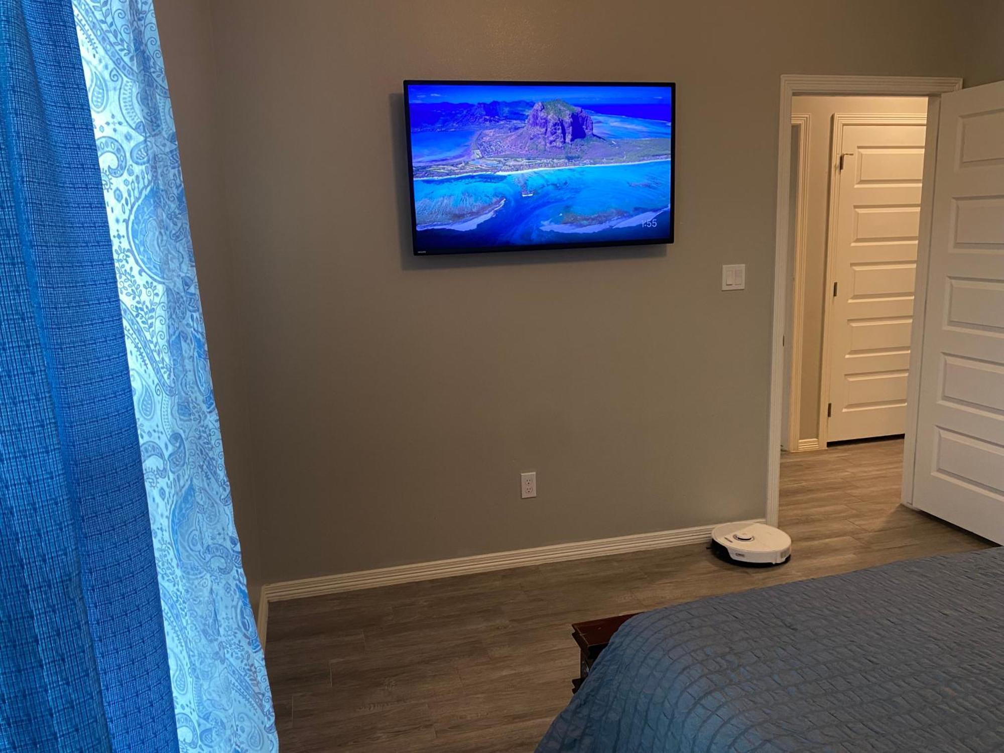Cozy Getaway With King Bed Near Utrgv Apartment Edinburg Bagian luar foto